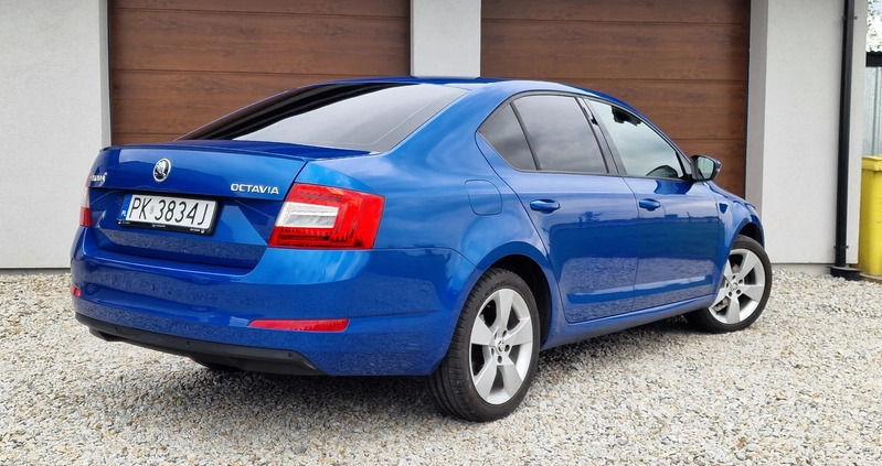 Skoda Octavia cena 36500 przebieg: 199000, rok produkcji 2015 z Moryń małe 667